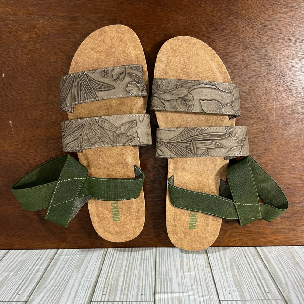 Muk Luks Green/Gray Sandals
